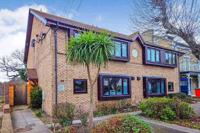 9 and 9a Russell Road, Clacton on Sea, Essex CO15 6BE 2