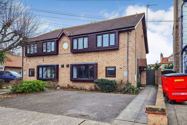 9 and 9a Russell Road, Clacton on Sea, Essex CO15 6BE 2