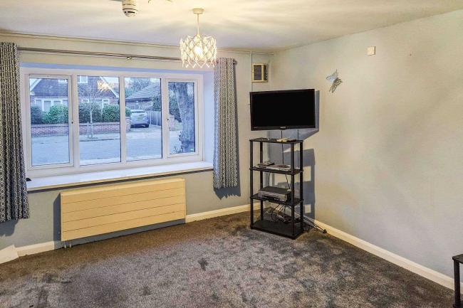 9 and 9a Russell Road, Clacton on Sea, Essex CO15 6BE 2