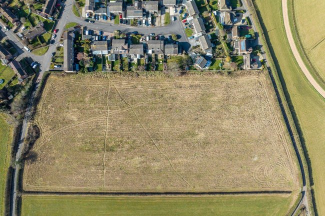 Land on the south side of Irish Hill Road, Kintbury, RG17 9XB 1