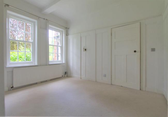 18 Knighton Park Road, Leicester, LE2 1ZA 10