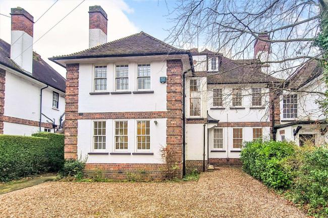 18 Knighton Park Road, Leicester, LE2 1ZA 10