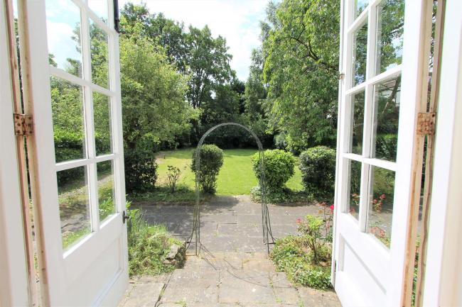 18 Knighton Park Road, Leicester, LE2 1ZA 10