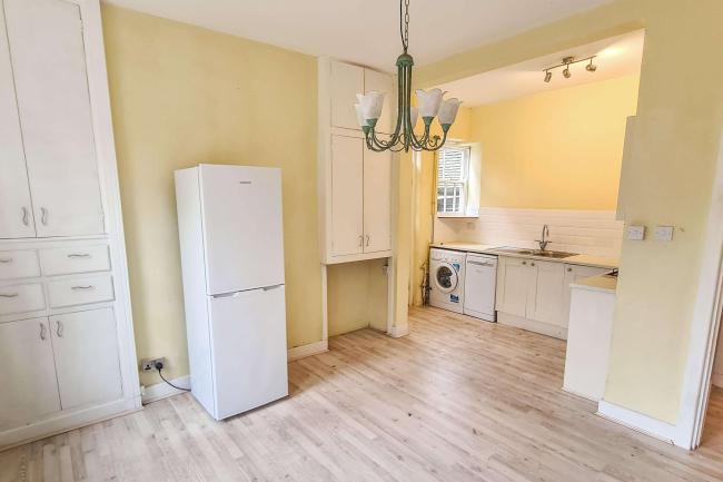 18 Knighton Park Road, Leicester, LE2 1ZA 10