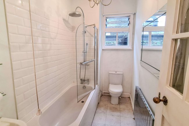 18 Knighton Park Road, Leicester, LE2 1ZA 10