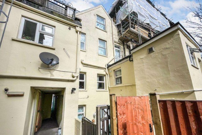 16 Manbey Park Road, Stratford, London E15 1EY  5