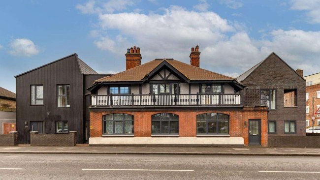 Flat 3, Queens Quarters, 70 Cricket Green, Mitcham, CR4 4LA 4
