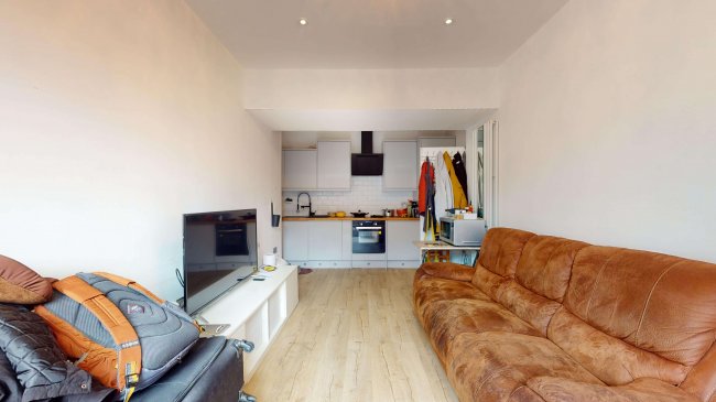 Flat 3, Queens Quarters, 70 Cricket Green, Mitcham, CR4 4LA 4