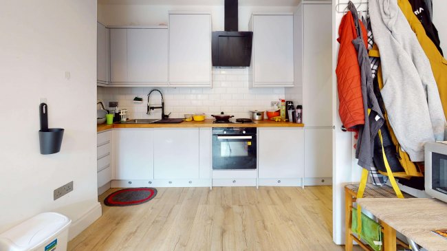 Flat 3, Queens Quarters, 70 Cricket Green, Mitcham, CR4 4LA 4
