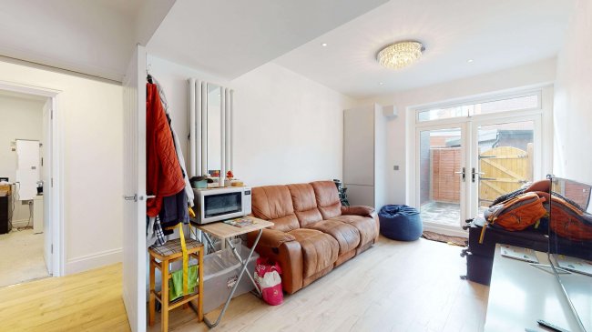 Flat 3, Queens Quarters, 70 Cricket Green, Mitcham, CR4 4LA 4
