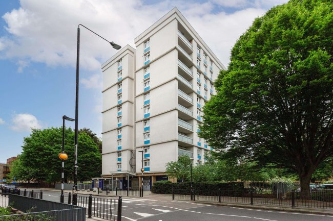 38 Ballinger Point, Bromley High Street, Bow, London E3 3EH 1