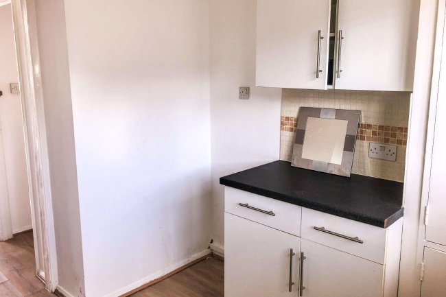 7 The Square, The Marlowes, HP1 1ER 9