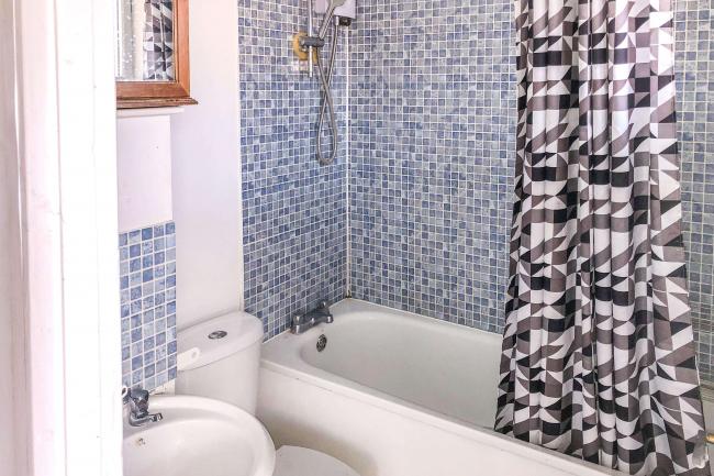 7 The Square, The Marlowes, HP1 1ER 9