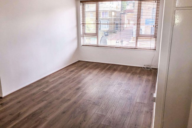 7 The Square, The Marlowes, HP1 1ER 9