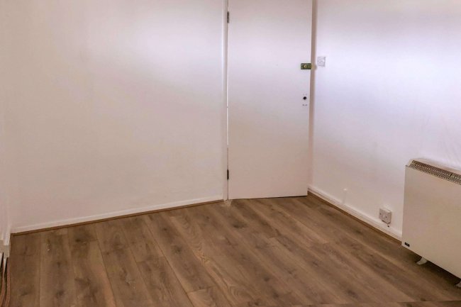 7 The Square, The Marlowes, HP1 1ER 9