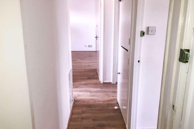 7 The Square, The Marlowes, HP1 1ER 9