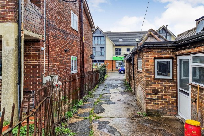 Land to the rear of 177 Junction Road, Burgess Hill, RH15 0JW 8