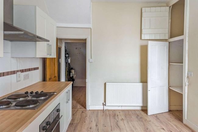 Flat 1, 11 Kidderminster Road, Croydon, CR0 2UF 10