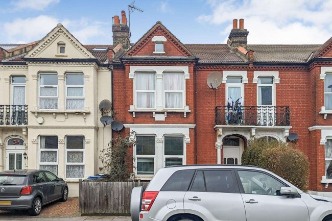 Flat 1, 11 Kidderminster Road, Croydon, CR0 2UF 10