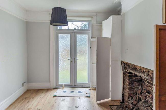 Flat 1, 11 Kidderminster Road, Croydon, CR0 2UF 10