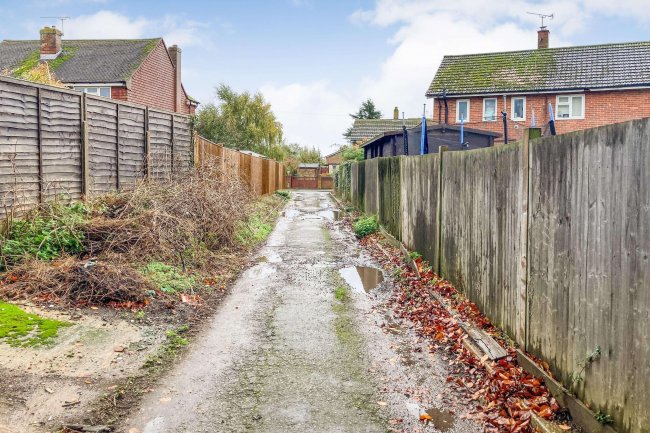 Former garage site at Westwood Road, East Peckham, TN12 5DE 5