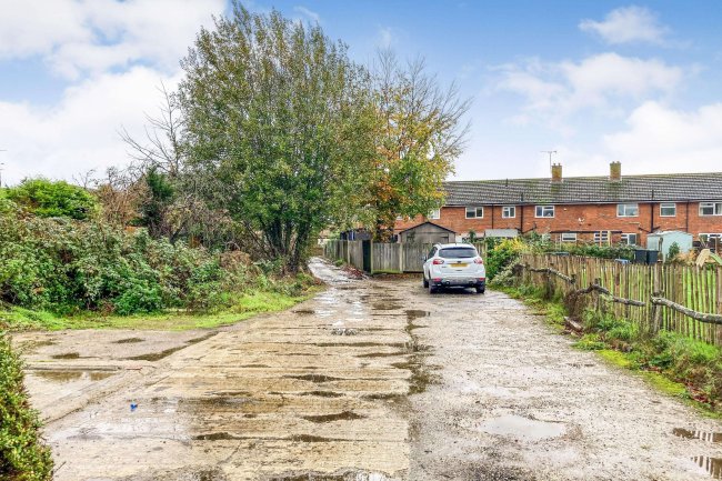 Former garage site at Westwood Road, East Peckham, TN12 5DE 5