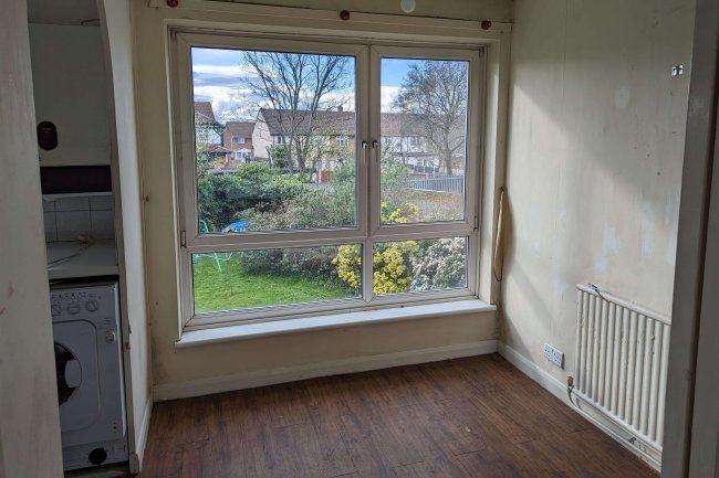 93 Shepherds Close, Romford, Essex, RM6 5AJ 3