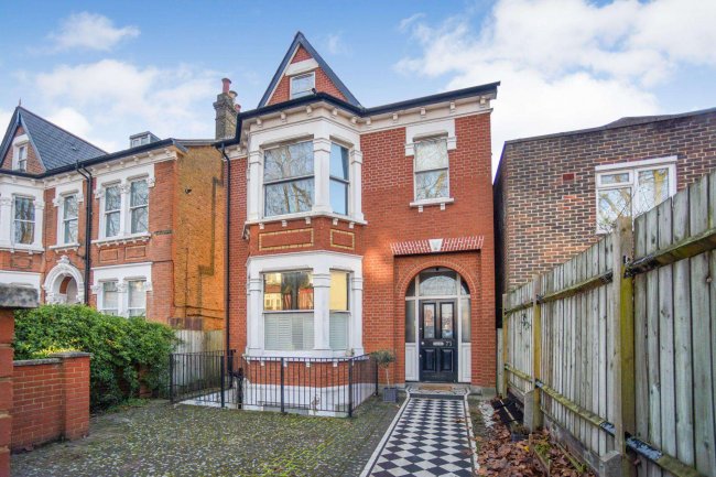 Flat 1, 71 Mount Nod, Streatham, London, SW16 2LP 6