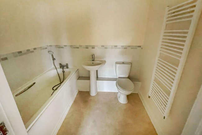 Flat 24, The Academy, Holly Street, Luton, LU1 3DD
 3