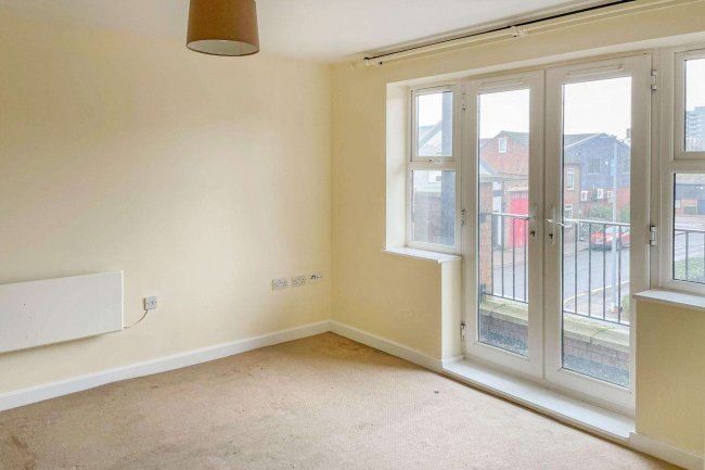 Flat 24, The Academy, Holly Street, Luton, LU1 3DD
 3