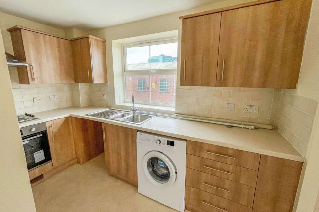 Flat 24, The Academy, Holly Street, Luton, LU1 3DD
 3