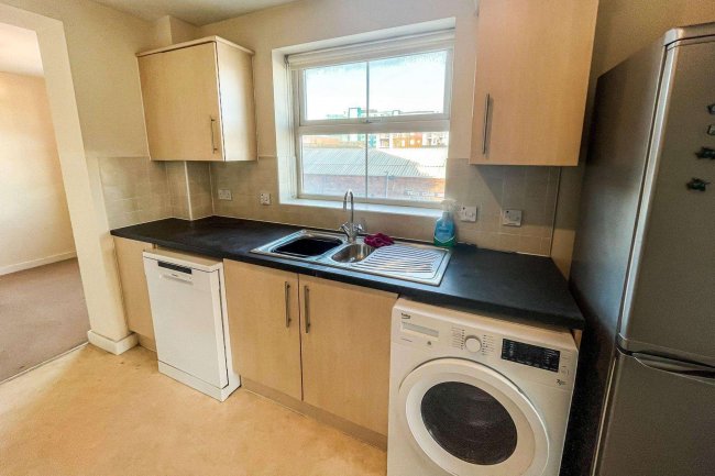 Flat 52, The Academy, Holly Street, Luton, LU1 3DD
 4