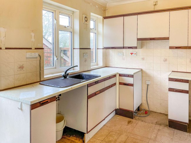 6 Glebe Cottages, Catsfield, East Sussex, TN33 9BG 5