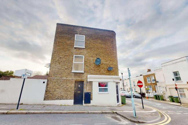 First and Second Floor Flat, 56 Burrage Place, Woolwich, London SE18 7BE 9