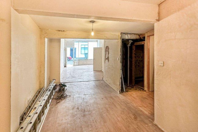 157 Dawes Road, Fulham, London SW6 7EE 1