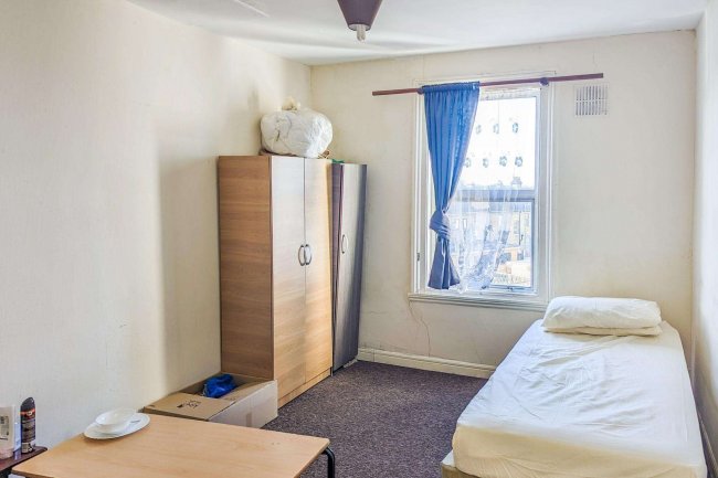 22b Telegraph Mews, Ilford, Essex, IG3 8TA 6