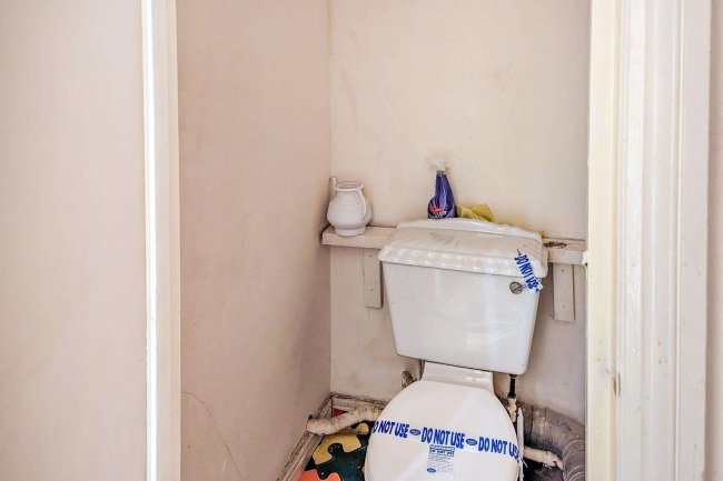 22b Telegraph Mews, Ilford, Essex, IG3 8TA 6