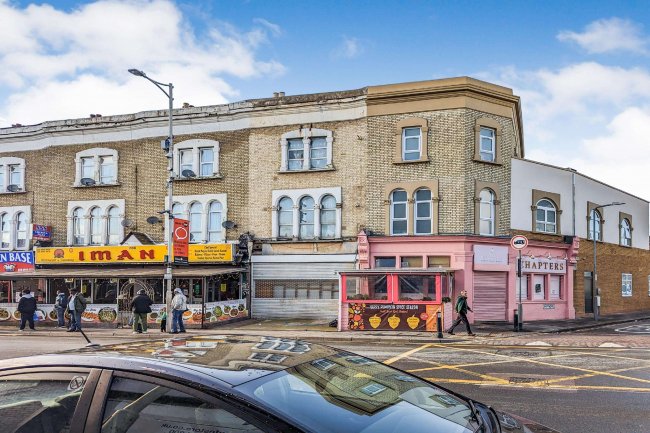 22b Telegraph Mews, Ilford, Essex, IG3 8TA 6