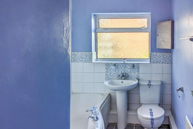 79 Beechwood Gardens, Slough, Berkshire, SL1 2HP 9