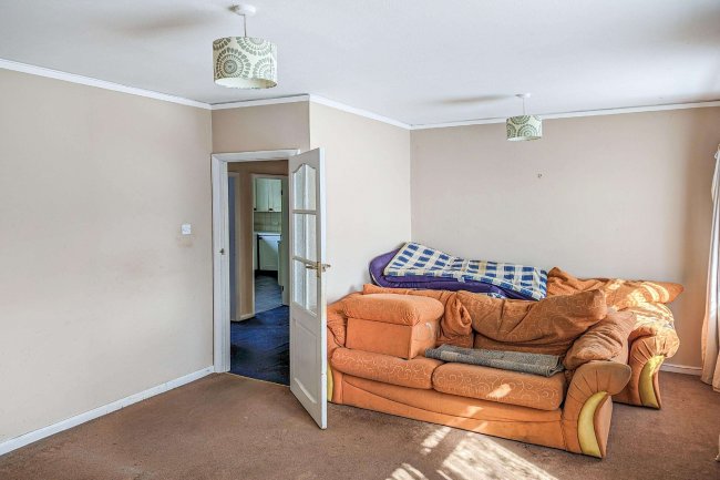 79 Beechwood Gardens, Slough, Berkshire, SL1 2HP 9