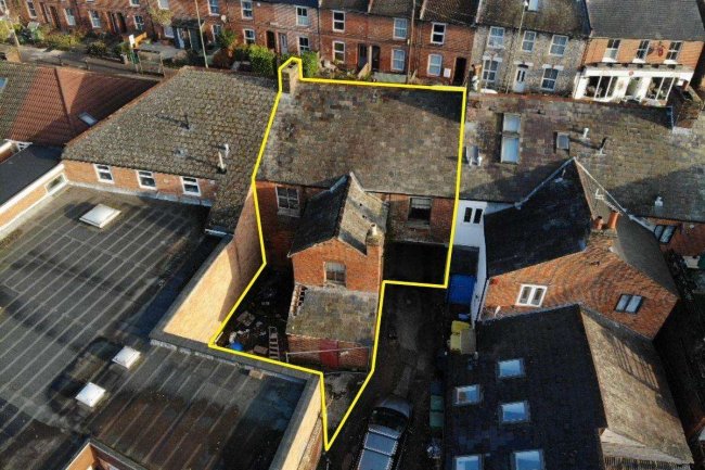 11 Stockbridge Road, Winchester, SO22 6RN 2