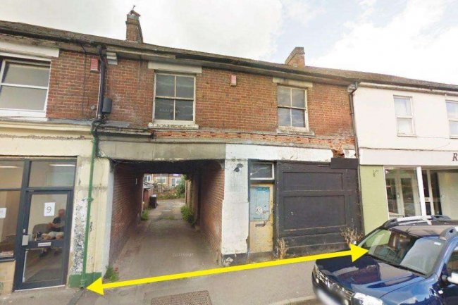 11 Stockbridge Road, Winchester, SO22 6RN 2