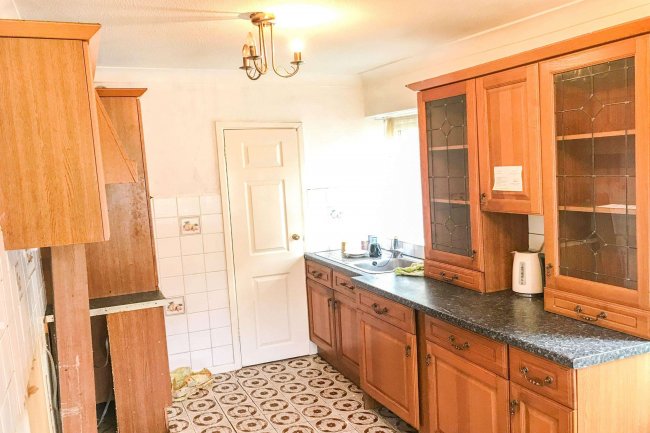 Clovelly, Princess Margaret Road, East Tilbury, Grays, Essex, RM18 8RP 7