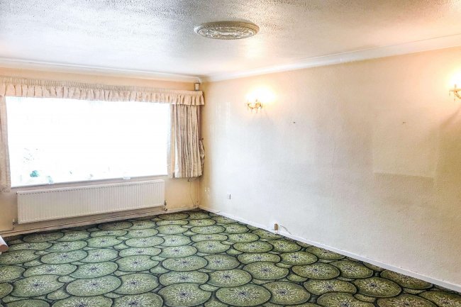 Clovelly, Princess Margaret Road, East Tilbury, Grays, Essex, RM18 8RP 7