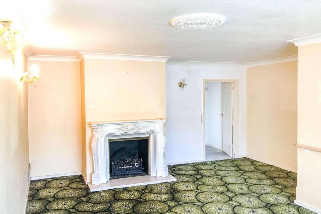 Clovelly, Princess Margaret Road, East Tilbury, Grays, Essex, RM18 8RP 7