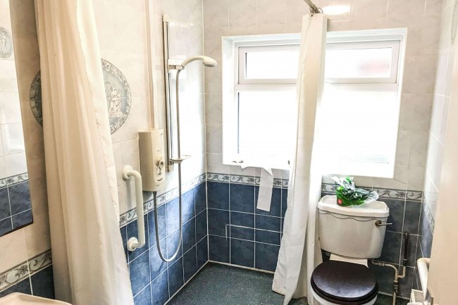 Clovelly, Princess Margaret Road, East Tilbury, Grays, Essex, RM18 8RP 7