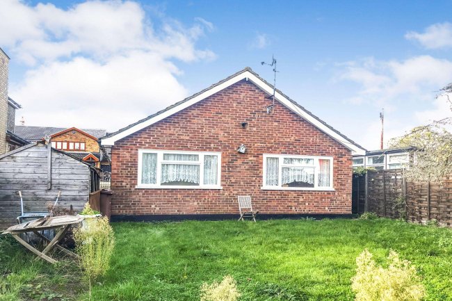 Clovelly, Princess Margaret Road, East Tilbury, Grays, Essex, RM18 8RP 7