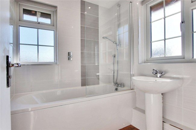 2 Spout Lane, Crockham Hill, Edenbridge, Kent, TN8 6RS 9