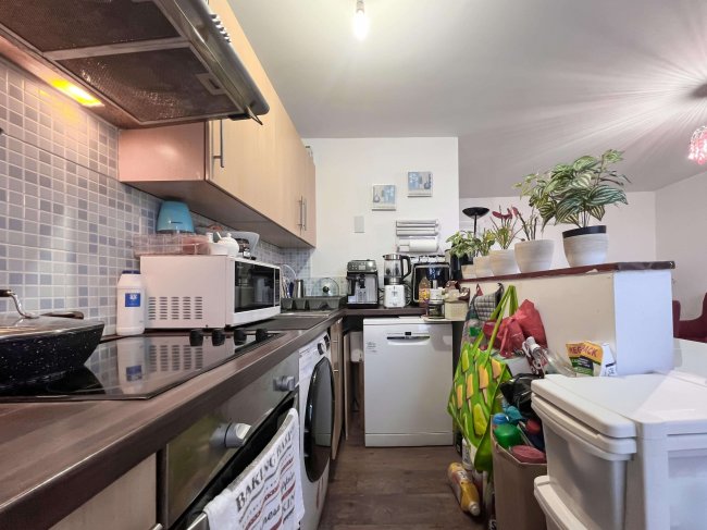 207 Hamlet Court Road, westcliff- on- sea, Essex, SS0 7EL 6