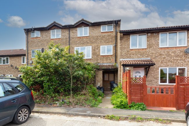 22 Hogarth Crescent, Colliers Wood, London, SW19 2DW 71